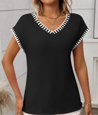 Contrast Trim V-Neck Short Sleeve Knit Top