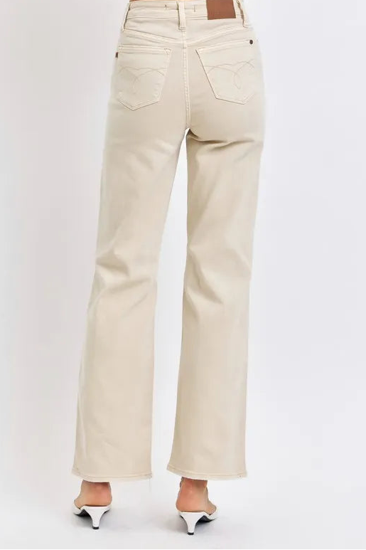 4debf6d2-af0d-4aa5-a19f-503f3a06b949-Max